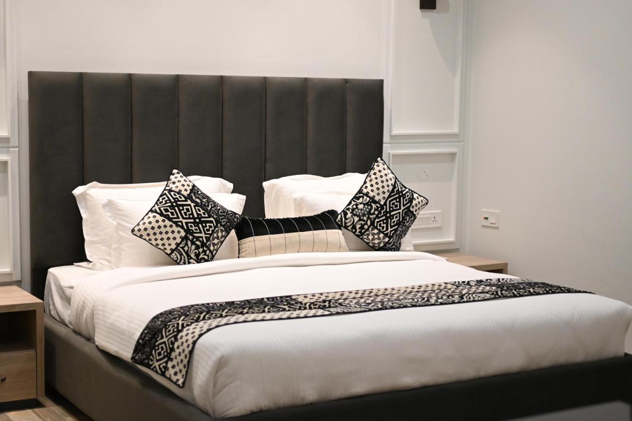 Elegance Regency Hotel Khanna  ภายนอก รูปภาพ